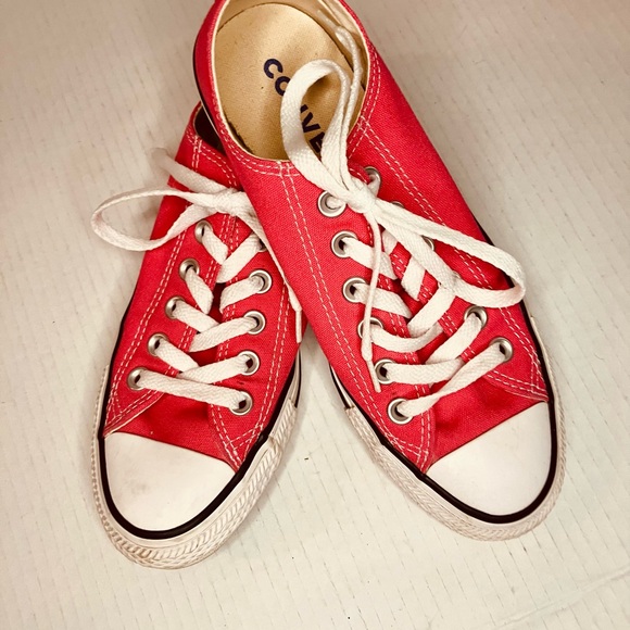 All Star Converse  Hot Pink Low Sneakers Womens size 6.5. - Picture 1 of 6